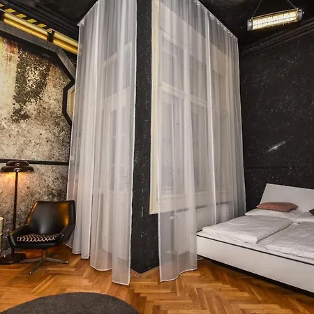 Space Apartman 布达佩斯